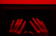 Τράπεζα Θεμάτων - επίθεση χάκερ κατά τη διάρκεια σχολικών εξετάσεων: Πού στρέφονται οι έρευνες των αστυνομικών της Δίωξης Ηλεκτρονικού Εγκλήματος.