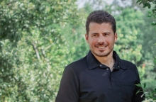 Xρήστος Κρασαδάκης: O γιατρός που συστήνει στα σχολεία τις πρώτες βοήθειες