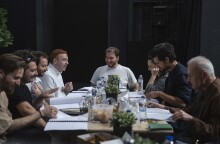 Ο θίασος στην πρώτη ανάγνωση του έργου