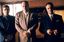 Σαν σήμερα 10 Ιουνίου: Το 2007 προβάλλεται στο HBO το πολυσυζητημένο φινάλε της σειράς - ορόσημο «The Sopranos» - Οι θεωρίες για την αινιγματική «μαύρη» οθόνη. 