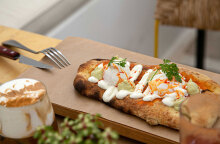 Flatbread με αυγό ποσέ