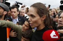 Ναυάγιο στην Πύλο - Αντζελίνα Τζολί: Η ανάρτηση της ηθοποιού και ακτιβίστριας στο Instagram για την πολύνεκρη τραγωδία και το μήνυμά της για το μεταναστευτικό.