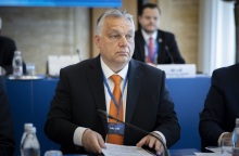 Όρμπαν: Συγκρίνει τη μεταρρύθμιση του συστήματος ασύλου της ΕΕ με «βαγόνια μεταναστών» - Για «παραλληλισμό με το Ολοκαύτωμα» τον καταγγέλλει η αντιπολίτευση.