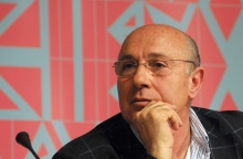 Γιώργος Λούκος: Αθωώθηκε ο πρώην πρόεδρος και διευθυντής του Φεστιβάλ Αθηνών - Είχε παυθεί από τον υπουργό της κυβέρνησης ΣΥΡΙΖΑ-ΑΝΕΛ, Αριστείδη Μπαλτά.