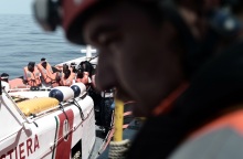 Ισπανία: Το πτώμα μιας εγκύου βρέθηκε πάνω σε λαστιχένια λέμβο που μετέφερε μετανάστες - Ποια η κατάσταση των επιζώντων.