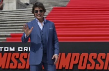 Ο Τομ Κρουζ στην πρεμιέρα του «Mission: Impossible - Dead Reckoning Part One» στη Ρώμη - Η εμφάνιση στο κόκκινο χαλί και η υπόσχεσή του για τον κινηματογράφο.