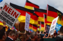 Γερμανία: Νέα δημοσκοπική άνοδος του ακροδεξιού κόμματος Εναλλακτική για τη Γερμανία (AfD) - Βρίσκεται πλέον στη δεύτερη θέση πίσω από τους Χριστιανοδημοκράτες.