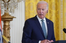 ΗΠΑ: Ο πρόεδρος Μπάιντεν θα υπογράψει διάταγμα που επεκτείνει την πρόσβαση σε μέσα αντισύλληψης - Κλείνει ένας χρόνος από την απόφαση του Ανώτατου Δικαστηρίου.