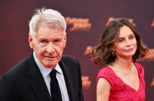 Ο Χάρισον Φορντ και η σύζυγός του, Καλίστα Φλόκχαρτ