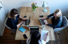 Στο 10.8% η ανεργία τον Μάϊο για πρώτη φορά από το 2009, σύμφωνα με την ΕΛΣΤΑΤ - Άδωνις Γεωργιάδης: Στόχος μας σύντομα η ανεργία να είναι κάτω από το 10%.