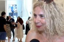 53χρονη γιαγιά από την Κρήτη πηγαίνει ξανά σχολείο