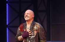 Νίκος Μουτσινάς