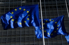 Έκθεση Κομισιόν: Σημαντική πρόοδο σημείωσε η Ελλάδα για το κράτος δικαίου - Οι διαπιστώσεις για σύστημα δικαιοσύνης, καταπολέμηση διαφθοράς, πολυφωνία ΜΜΕ.