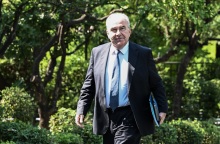 Βουλή - Προγραμματικές Δηλώσεις - Τους στόχους του υπουργείου Οικονομικών περιέγραψε ο Νίκος Παπαθανάσης: Θέλουμε σύντομα να πετύχουμε την επενδυτική βαθμίδα. 