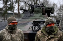 Ουκρανία: Υπόσχεται να χρησιμοποιήσει τις βόμβες διασποράς μόνο για την απελευθέρωση των κατεχόμενων εδαφών της και όχι στο έδαφος της Ρωσίας.