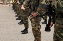 Αλεξιπτωτιστές σε παράταξη στη Σχολή στον Ασπρόπυργο