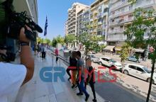 Δολοφονία 64χρονου στη Θεσσαλονίκη - O 29χρονος καθ' ομολογία δολοφόνος οδηγείται στην ανακρίτρια