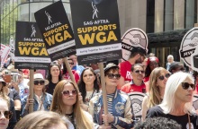 Explainer: Το χρονικό της απεργίας των ηθοποιών και σεναριογράφων στις ΗΠΑ - Η στάση του σωματείου SAG - AFTRA