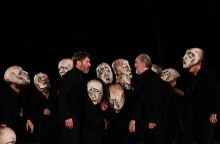 Ο Γιάννης Στάνκογλου και ο Γιάννης Νταλιάνης στον "Οιδίποδα Τύραννο" που σκηνοθετεί ο Σίμος Κακάλας