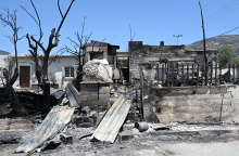 Σπίτι καμένο από την πρόσφατη φωτιά στον Κουβαρά