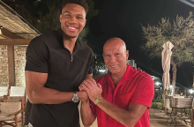 Γιάννης Αντετοκούνμπο: Η ανάρτησή του για τον Νίκο Γκάλη, μετά την τιμητική εκδήλωση στο ΟΑΚΑ - Η κοινή τους φωτογραφία και το μήνυμα θαυμασμού. 