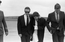 U2: Η ιστορία δημιουργίας του τραγουδιού «One Tree Hill» μετά από τραγικό δυστύχημα το καλοκαίρι του 1986.