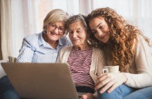 Τι είναι η ξηροφθαλμία: Σε τι οφείλεται και τι συνιστούν οι ειδικοί