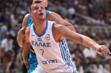 Επικαλούμενος προσωπικούς λόγους, ο Δημήτρης Αγραβάνης έθεσε εαυτόν εκτός εθνικής ομάδας και κατά συνέπεια, δεν θα αγωνιστεί στο MundoBasket 2023.