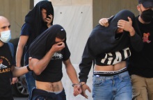 Νέα Φιλαδέλφεια: 13 οι βασικοί ύποπτοι για τη δολοφονική επίθεση στον 29χρονο - Εννέα Κροάτες, τρεις Έλληνες και ένας Αλβανός στη λίστα της ΕΛ.ΑΣ.