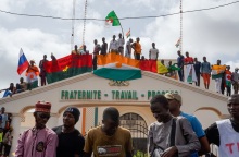 Νίγηρας: Το στρατιωτικό καθεστώς σχηματίζει κυβέρνηση – Σε «αξιοθρήνητες συνθήκες» κρατείται ο πρόεδρος - Κρίσιμη σύνοδος των κρατών της Δυτικής Αφρικής.