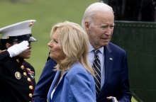 Πυρκαγιές στη Χαβάη: Ο Τζο Μπάιντεν θα μεταβεί στο Μάουι στις 21 Αυγούστου - Εν μέσω επικρίσεων για την αντίδρασή του στις φονικές φωτιές.