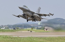 Ρωσία: Η Μόσχα προειδοποιεί ότι η παροχή F-16 θα κλιμακώσει τον πόλεμο με την Ουκρανία - Η απάντηση Ζελένσκι από την Κοπεγχάγη. 