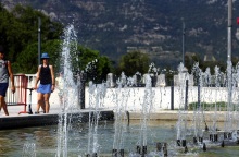 Γαλλία: Για τα δύο τρίτα της χώρας, η σημερινή θα είναι η πιο ζεστή μέρα του καύσωνα - Καταρρίφθηκαν πολλά ρεκόρ μέγιστης θερμοκρασίας.