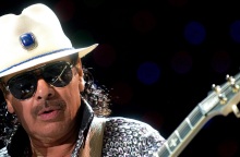 Κυκλοφόρησε το πρώτο τρέιλερ του ντοκιμαντέρ «Carlos», για τη ζωή του Κάρλος Σαντάνα - Με σπάνιο αρχειακό υλικό και ντοκουμέντα από τη μουσική διαδρομή του.