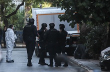 Αστυνομική επιχείρηση σε υπό κατάληψη κτίρια στο κέντρο της Αθήνας