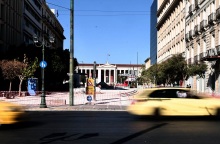 Δήμος Αθηναίων: Καμία άδεια για τραπεζοκαθίσματα στη νέα Πανεπιστημίου  - Ανακαλούνται και οι υφιστάμενες με απόφαση του δημοτικού συμβουλίου.