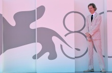 80ό Φεστιβάλ Βενετίας: «Όχι» στη λογοκρισία των βιβλίων του Ρόαλντ Νταλ δηλώνει ο σκηνοθέτης Γουές Άντερσον - Η νέα ταινία του βασίζεται σε έργο του συγγραφέα.