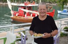 Τα μυστικά της σκοπελίτικης τυρόπιτας από την κυρά Κατίνα