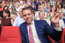 Σας παρακαλώ, ψηφίστε Κασσελάκη