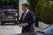 Μιλτιάδης Βαρβιτσιώτης: Πώς έφτασε στην παραίτηση - Το μήνυμα του Παύλου Μαρινάκη και οι πιθανές αλλαγές στο κυβερνητικό σχήμα. 