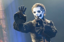 Ghost: Γιατί απαγόρεψαν κινητά και smart watch στις συναυλίες τους στο Λος Άντζελες