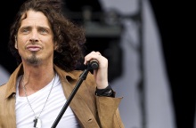 Ο Μάικ ΜακΚρίντι των Pearl Jam ετοιμάζει ροκ όπερα για τον Κρις Κορνέλ - Οι πρώτες πληροφορίες στο Instagram για το «Crying Moon».