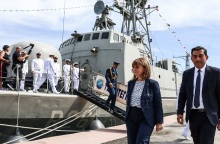 Κατερίνα Σακελλαροπούλου: Η Πρόεδρος της Δημοκρατίας επισκέφθηκε τη Σκιάθο, για την 80ή επέτειο της βύθισης του υποβρυχίου «Κατσώνης» από τους Γερμανούς.