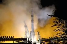 Εκτοξεύτηκε ο πύραυλος Σογιούζ που μεταφέρει δύο Ρώσους και μια Αμερικανίδα στον Διεθνή Διαστημικό Σταθμό - «Ένα σύμβολο ειρήνης και συνεργασίας».