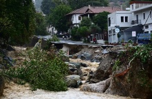 Κατεστραμμένος δρόμος από φυσική καταστροφή στη Μαγνησία