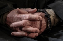 Άγιο Όρος: Συνελήφθη αλλοδαπός μοναχός κατηγορούμενος ότι ξυλοκόπησε άλλο μοναχό - Νοσηλεύεται στο νοσοκομείο Πολύγυρου το θύμα της επίθεσης.