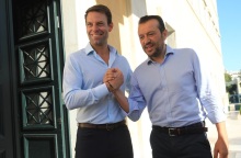 Συνάντηση Στέφανου Κασσελάκη - Νίκου Παππά στη Βουλή