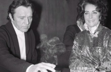 Η πολυτελής κατοικία του Ρίτσαρντ Μπάρτον στο Λονδίνο πωλείται 9,8 εκατομμύρια δολάρια - Ο θρύλος του θεάτρου και του σινεμά έζησε εκεί μεταξύ 1949 και 1956.