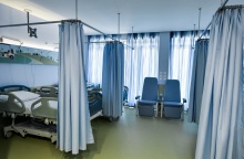 Κρεβάτια σε δωμάτιο νοσοκομείου