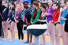 Ιρλανδία: Δεν έδωσαν μετάλλιο σε μαύρη αθλήτρια της ενόργανης - Η υπεύθυνη προσπέρασε το κοριτσάκι - Αντιδράσεις και δημόσιες τοποθετήσεις επωνύμων. 